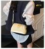 Premium sense niche bag women's summer 2025 new fashion messenger bag Korean version ins portable clip small square bag