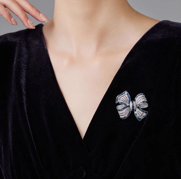 Rhinestone Alloy Bow Brooch - Elegant, High-End, Creative Fashion Accessory