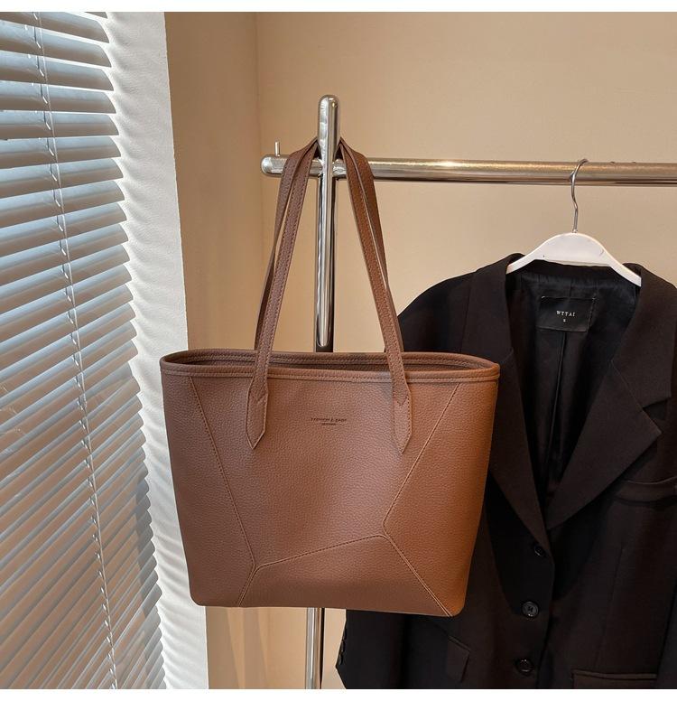 Retro Niche Tote Bag Spring New Large-capacity Textured Simple Shoulder Bag Class Commuter Bag