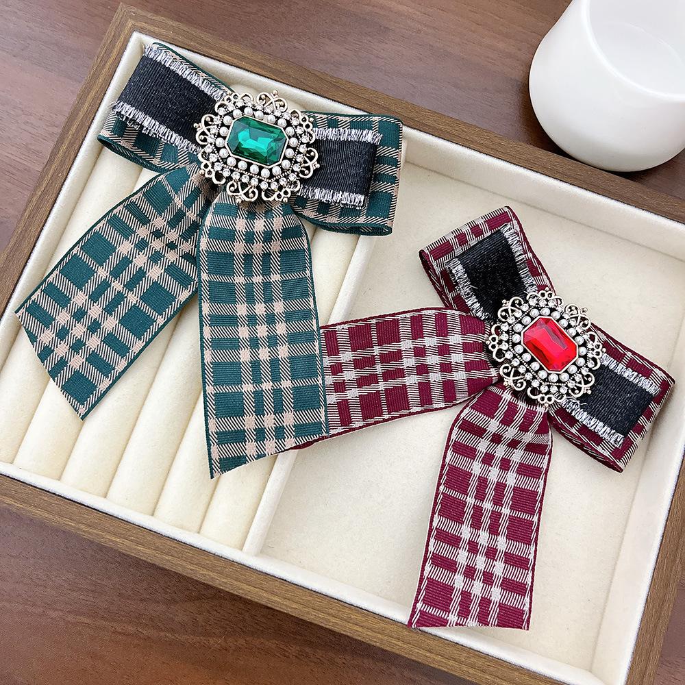 Vintage Fabric Bow Brooch Pin for Women Rhinestone Pearl Badge Shirt Dress Bowknot Elegant Lapel Pins Flower Accessories