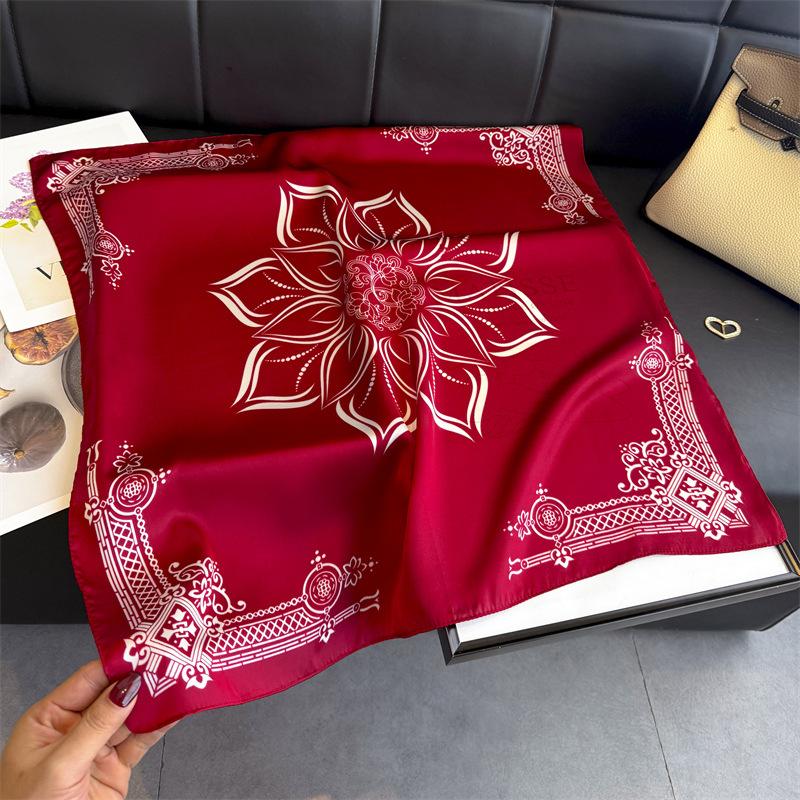 Classic Blue Print Silk Square Scarf Women's Fashionable and Versatile High-end Scarfs Bag Clothing Accessories 70cm Kerchief