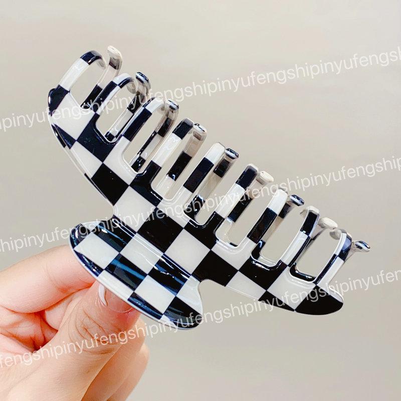 Black & White Checkerboard Large Hairpin Claw Clip - Women's Summer Temperament Hair Accessory