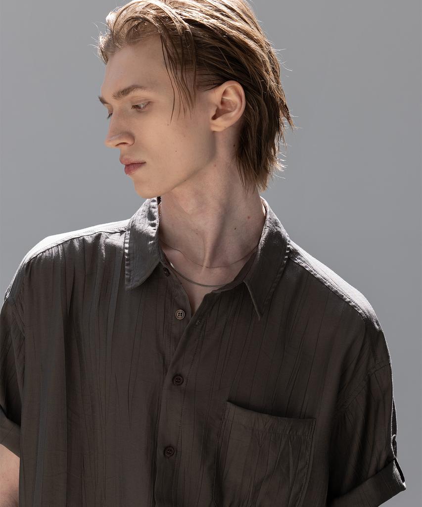 Dekkoloso Wrinkle Texture Short Sleeve Roll-Up Shirt [Charcoal]