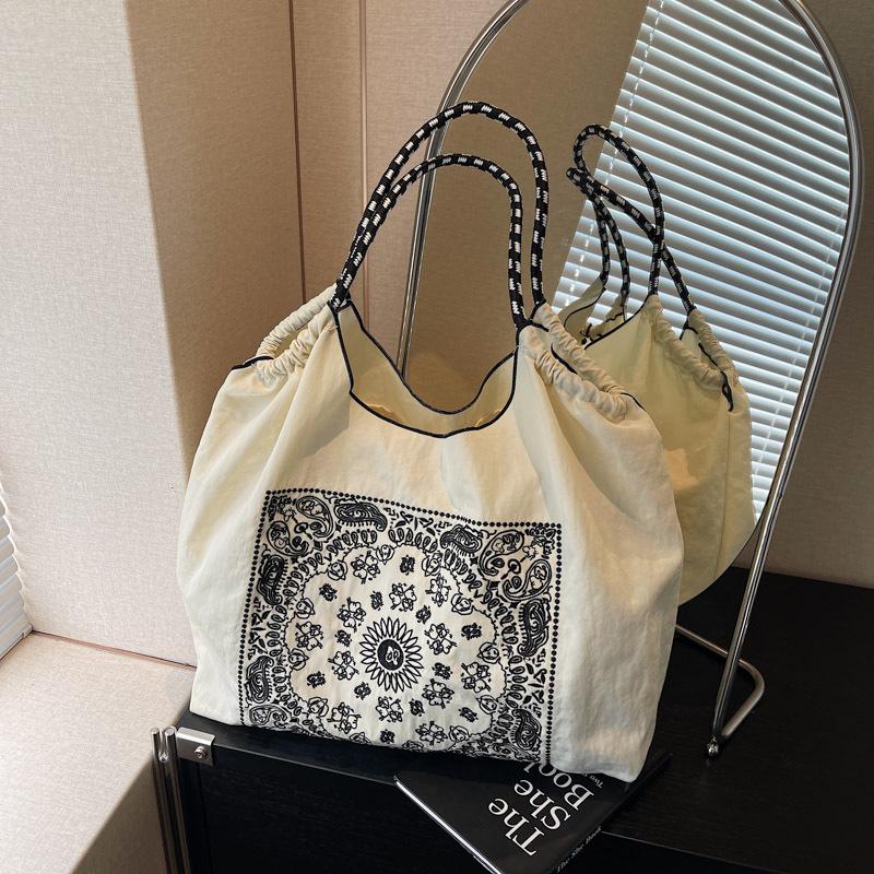 Premium casual bag women's large-capacity new versatile shoulder tote bag college student class bag
