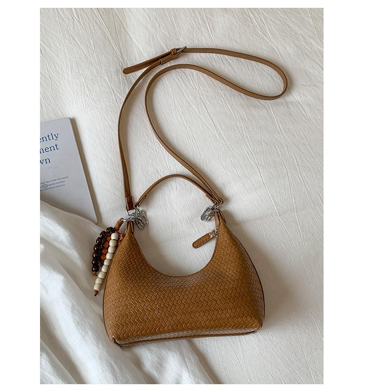

Wholesale Large Capacity Woven Rhombus Fashion Commuter Bag Casual Retro Casual Fashion Underarm Shoulder Bag коричневый