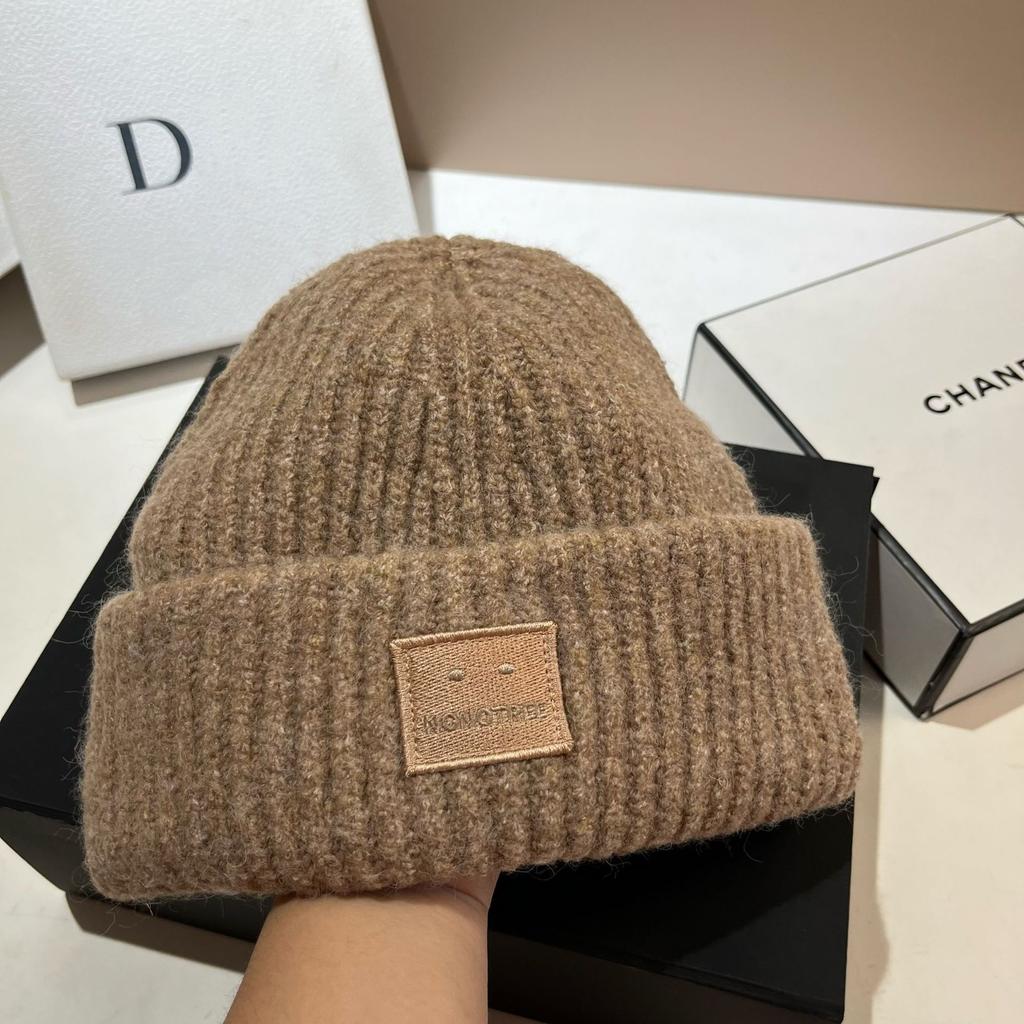 Embroidery Square Expression Wool Blend Knitted Hat Winter Warm Soft Waxy Enlarged Version Ear Protection Wool Hat Women