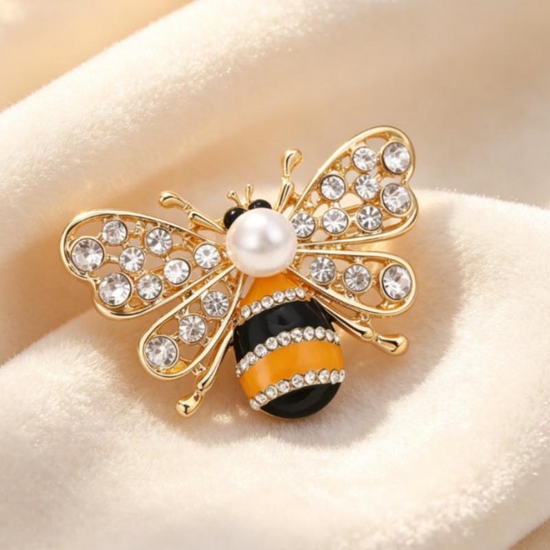 Sparkling Rhinestone Bee Brooch Faux Pearl Gold Plated Vintage Scarf Pin for Women Outdoor Picnic Wear Gift for Friend