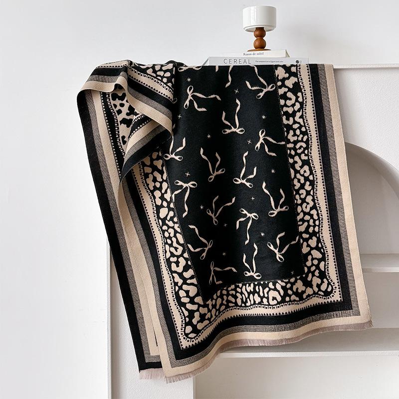 Imitationskaschmir Schleifendekoration Retro Texturdruck doppelseitiger warmer Schal Stola