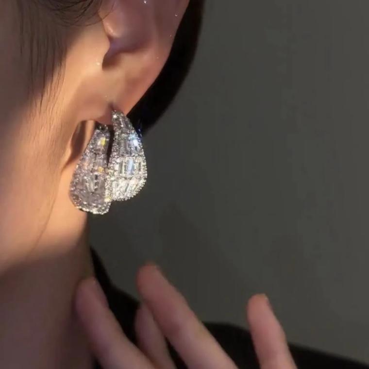 Luxurious zircon front-back cross arc water drop earrings female high-end exquisite wild fashion temperament personalized earrings