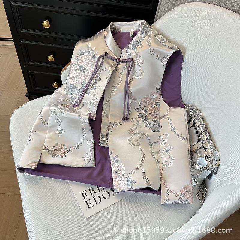 Beautiful embroidered vest new buckle high-end mother vest