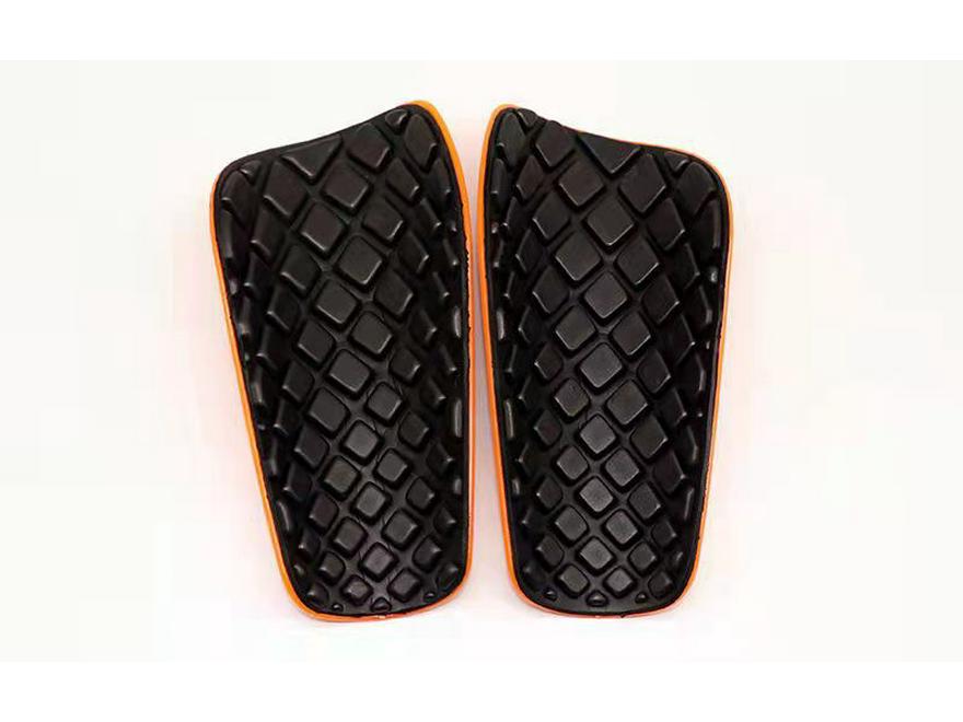 Vysoce kvalitní odolné dvouvrsstvé chrániče holení s 3D částicovou vložkou a rukávem pro ochranu lýtka a kolene