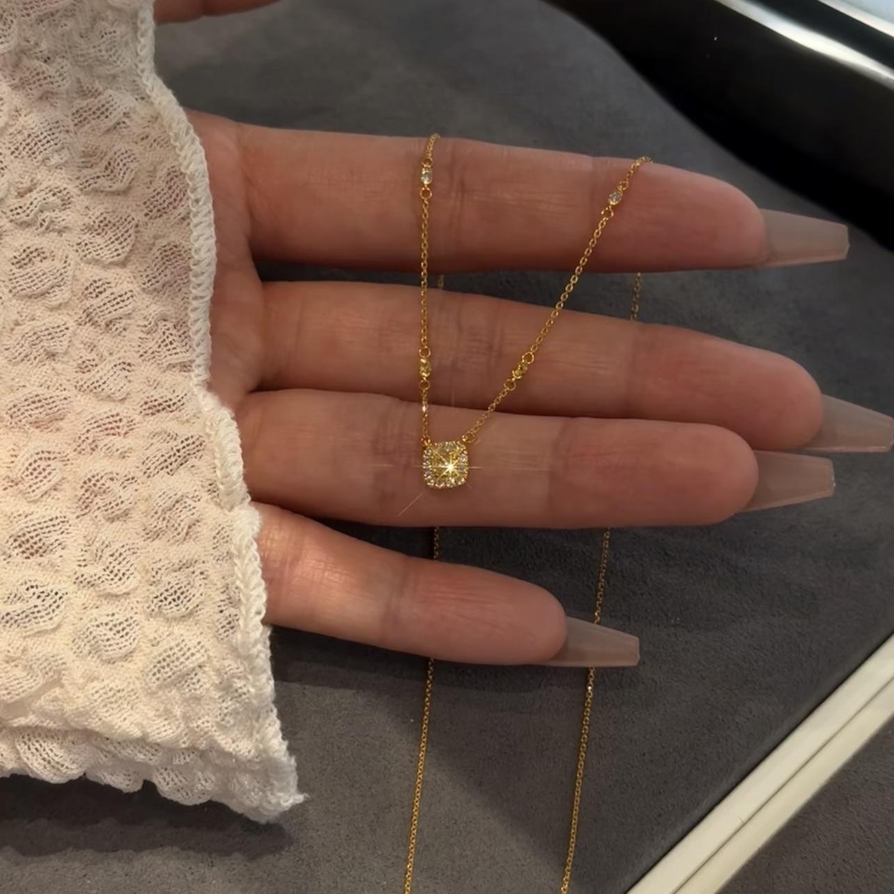 Little Rock Sugar Square Sugar Necklace for Women, Light Luxury Daily Commuting Temperament, Light Luxury Collarbone Chain 40CM