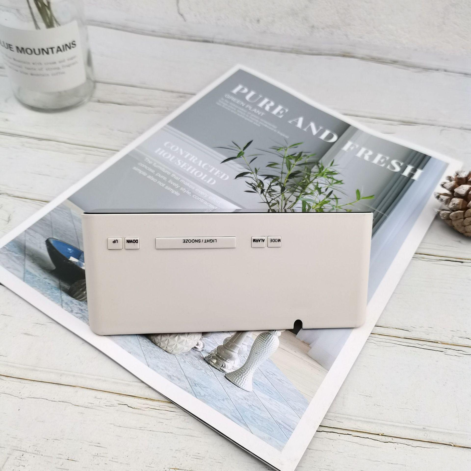 

Простые часы Студенческие электронные часы Светодиодный будильник Подключаемый Аккумулятор Двойного назначения