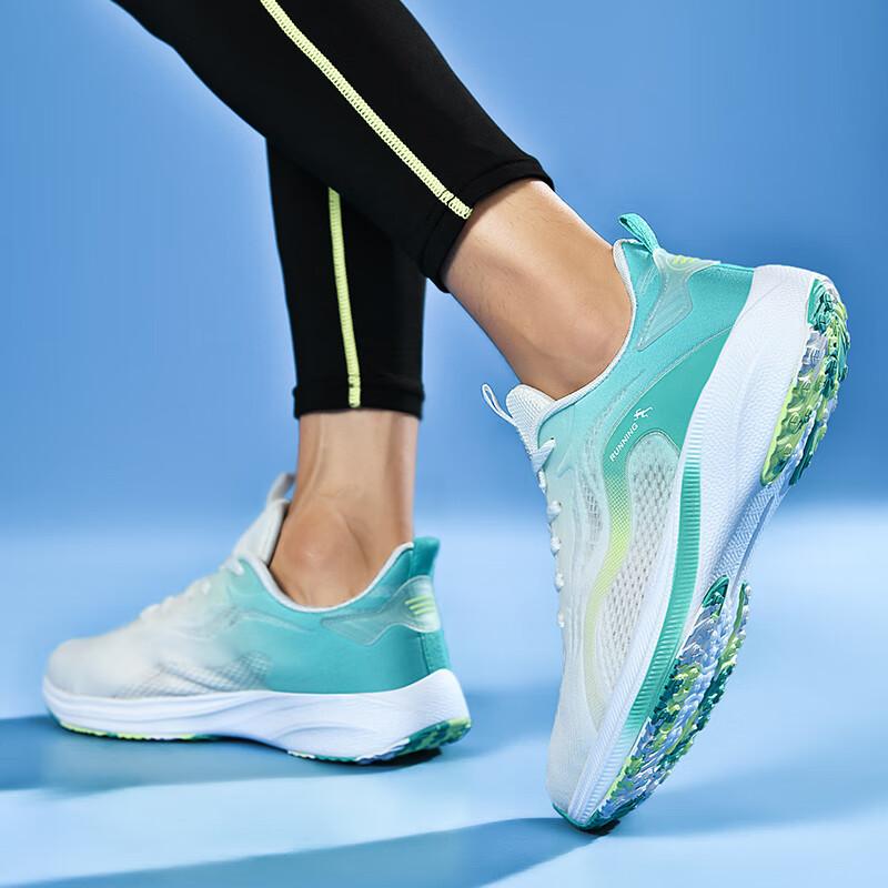 Wide feet fat large size men's shoes spring 45 junior high school shoes men's 47 shock-absorbing sports students running shoes size 48