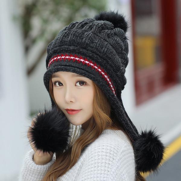 Elegant Fashion Winter Hat Gloves Set For Women With Warm Knit Beanie And Pompoms