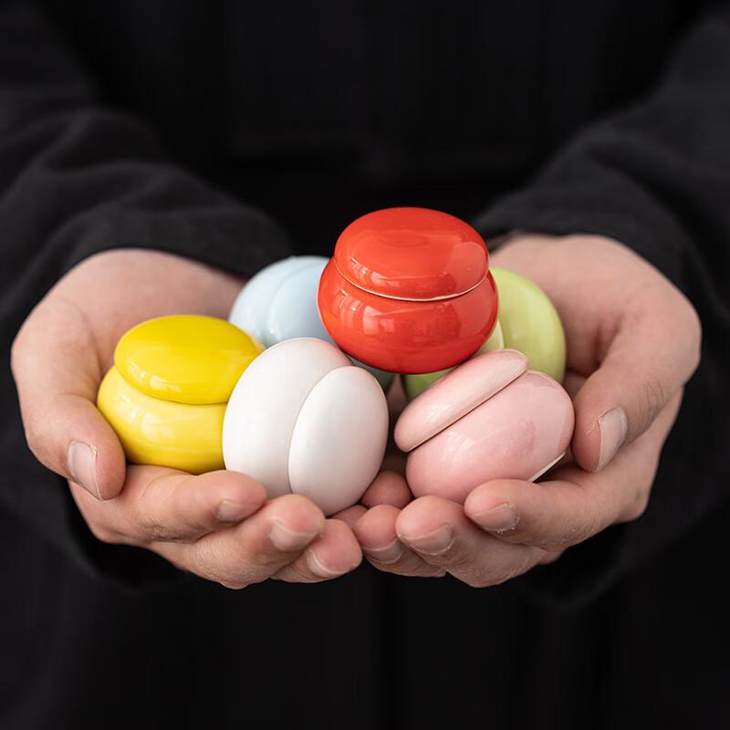 

Pabei Mini Ceramic Tea Caddy