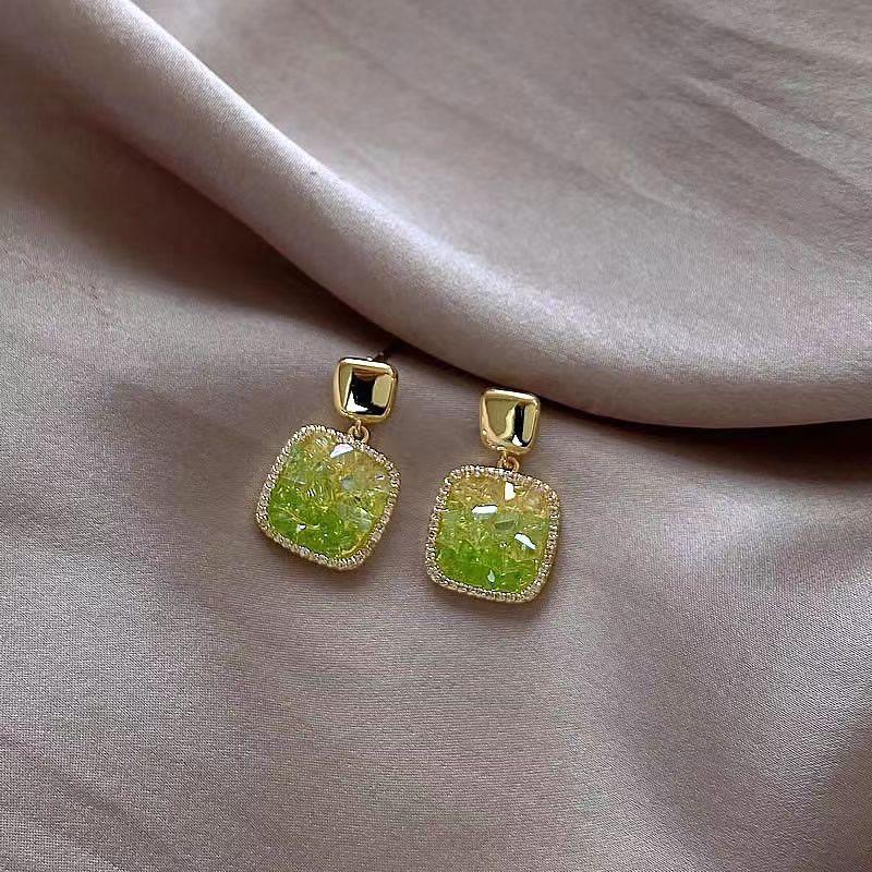 Summer Green Flower Fashionable and Elegant Earrings Temperament Versatile Sweet Stud Earrings Atmospheric Fresh Earrings