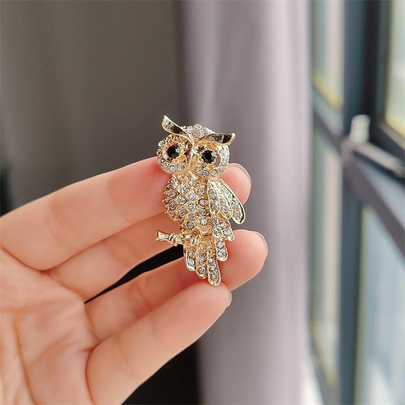 Unique and Exquisite Owl Full Diamond Brooch, Corsage Suit Clothing Pin, Hot-selling Jewelry