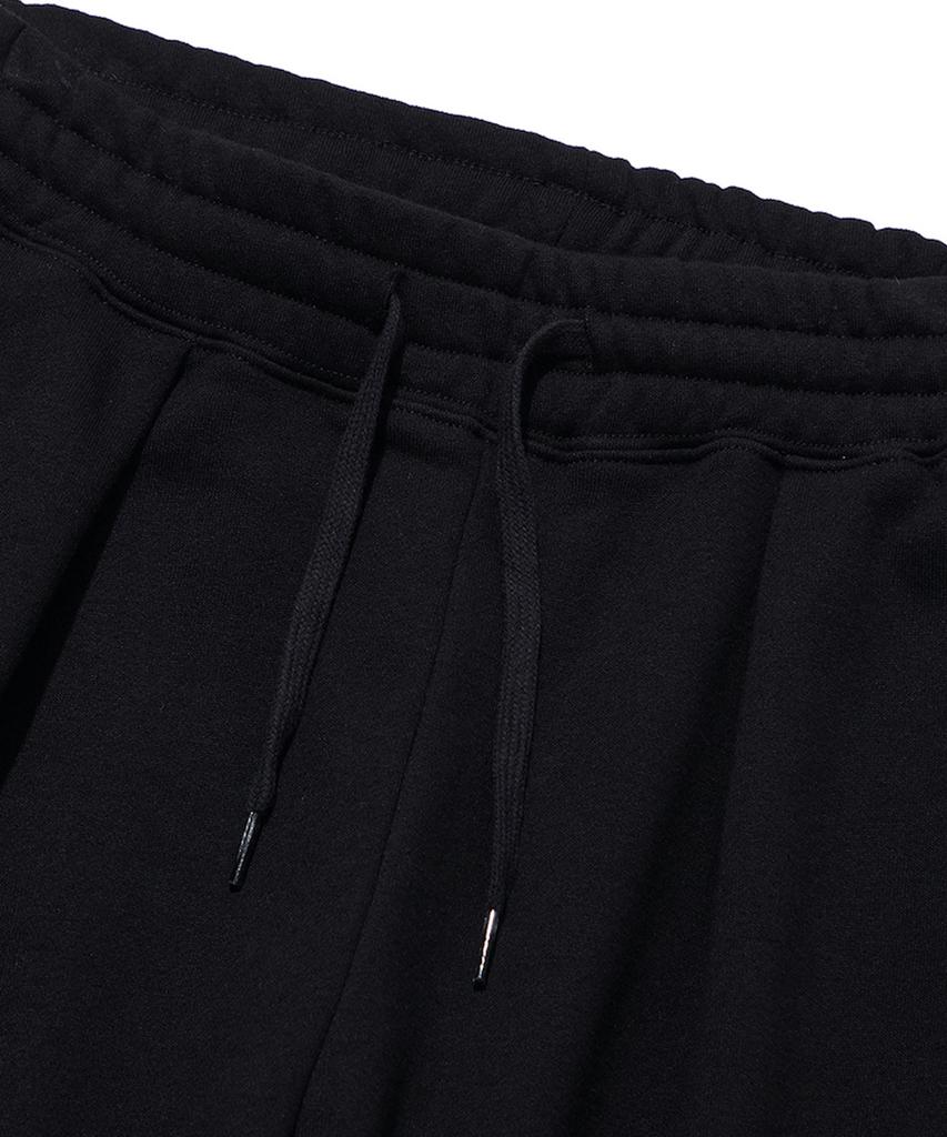 URBANAGE One-Pleat Wide Sweatpants_Black