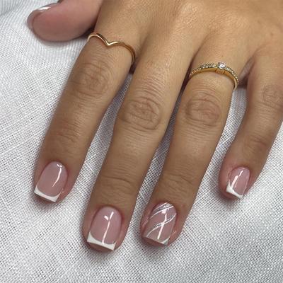 Unghie Finte Quadrate Bianche Francesi Corte con Strisce Ondulate Glitterate - Stile Europeo e Americano Trendy