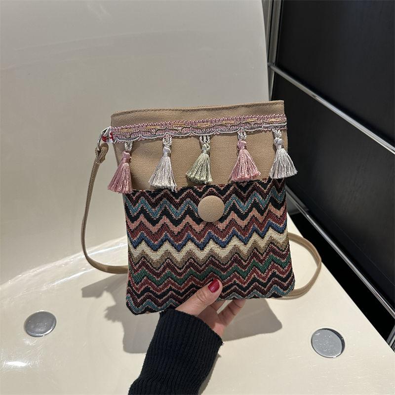 Women's Autumn/Winter Fashionable Single Shoulder Crossbody Bag Ethnic Style Simple Tassel Phone Bag