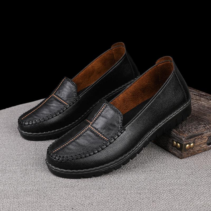 

2025 Spring Women s Small Leather Outdoor Travel Shoes for Middle-aged and Elderly Women 39 чёрный