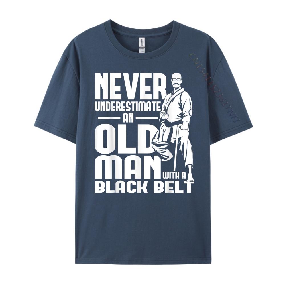 Alter Mann Mit Einem Schwarzen Gürtel Karate Taekwondo Mma Grafik T-Shirts 100% Baumwolle Modisches und Trendiges T-Shirt Herren T-Shirts