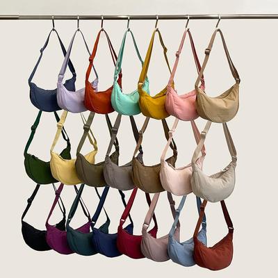 Modische leichte Nylon-Umhängetasche für Damen - Vielseitige, geräumige Schultertasche