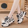 De nye retro dameskoene vårens plattformsko avslappede sneakers allsidige motedesignersko høykvalitets damesneakers