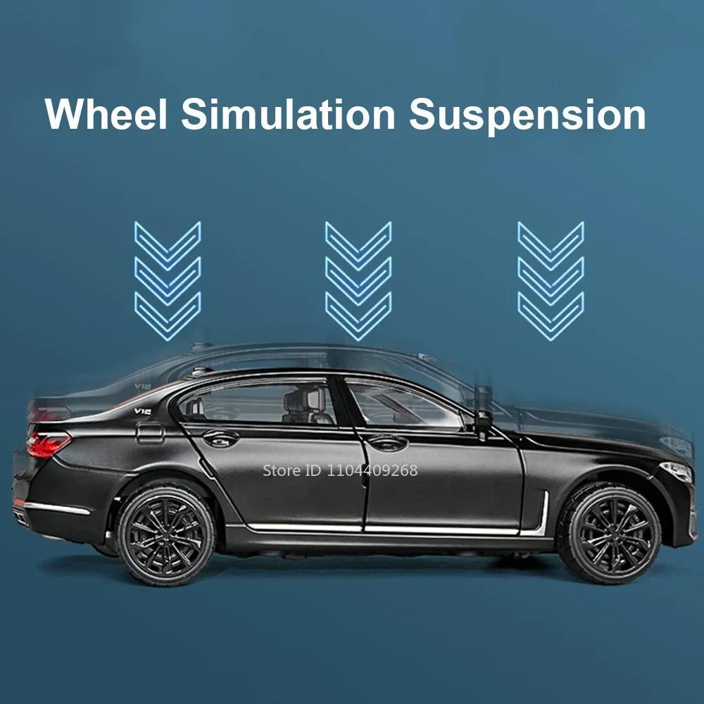 1:24 760LI M8 Sports Car Model Toy Sound Light Doors Opened Pull Back Shock Absorption Diecast Alloy Vehicles Models Kids Gifts