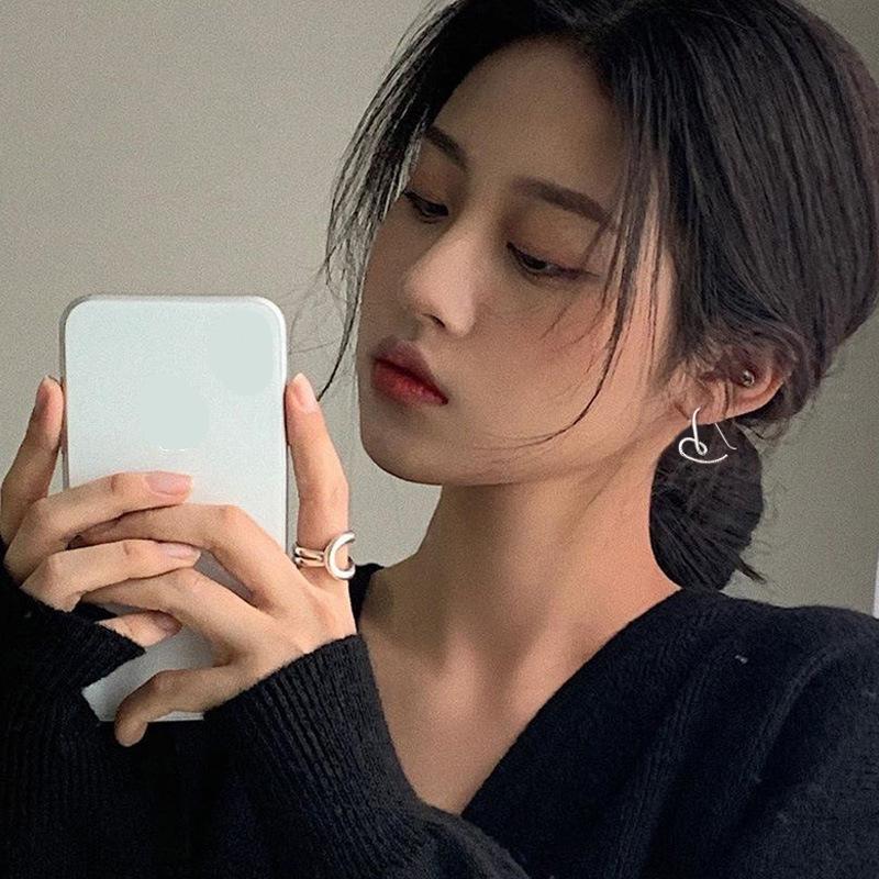 Simple Heart-shaped Exaggerated Large Earrings Personalized Hollow Twist Love Heart Design Sense Ear Hook Female Ear Jewelry
