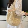 This spring and summer, the popular literary and artistic style is small, fresh, hollow woven tote bag, leisure and vacation style