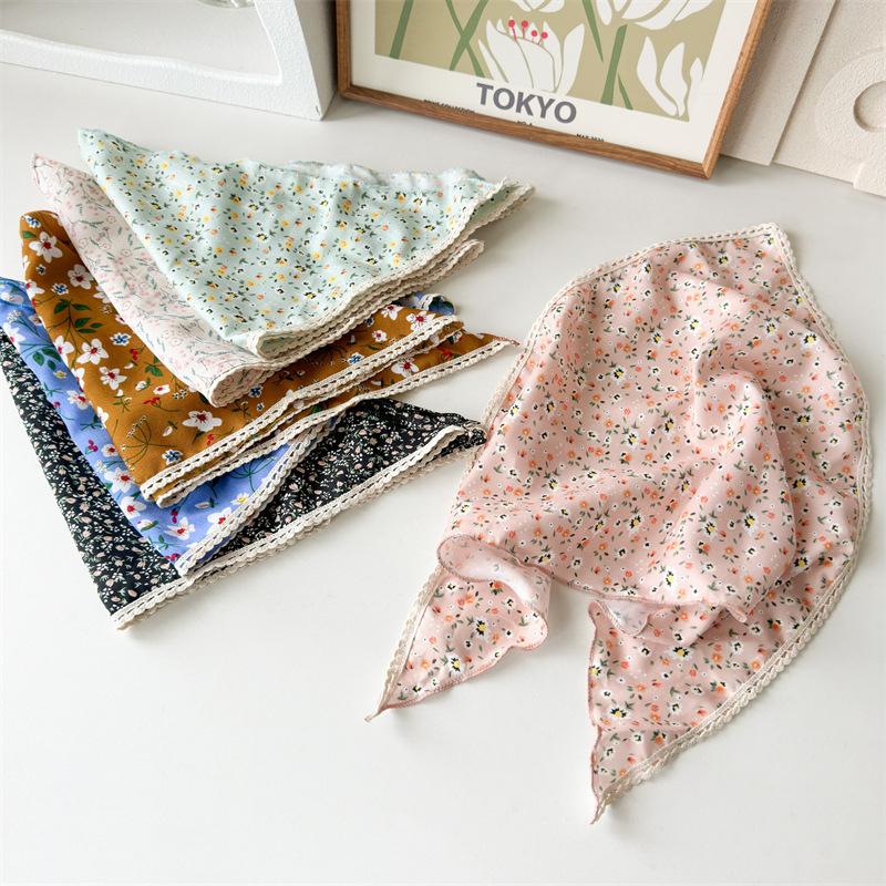 Exquisite Lace Edge Floral Hair Scarves Triangular Shabby Chic Head Wraps Romantic Flower Patterned Elegant Women Headwear