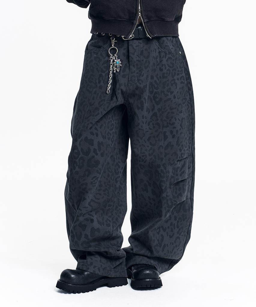 EASY NO EASY Curved Leopard Pants - Charcoal