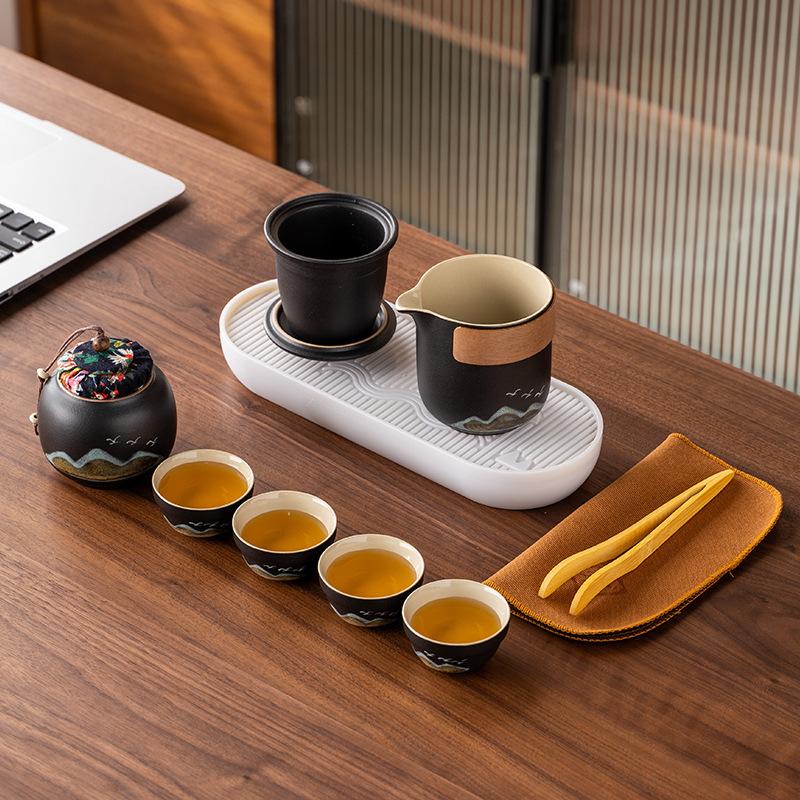 Hand-painted distant mountain travel Guochao Kuaike cup, one pot of four cups, light luxury business travel tea set, high-end souvenir