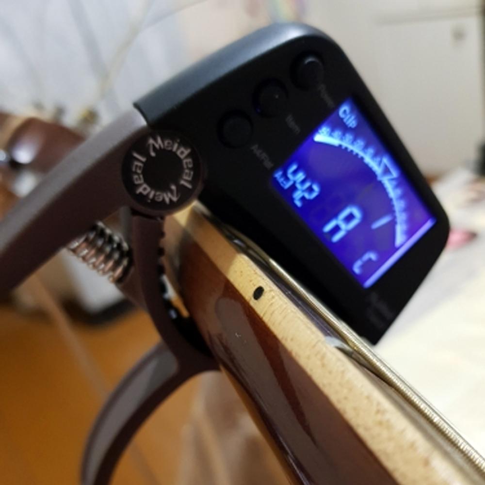 2-IN-1 Capo for Acoustic Guitar with Auto Tuner Instrument Quick Change Clip Lock On Folk Electric Guitar Bass Ukulele Chromatic