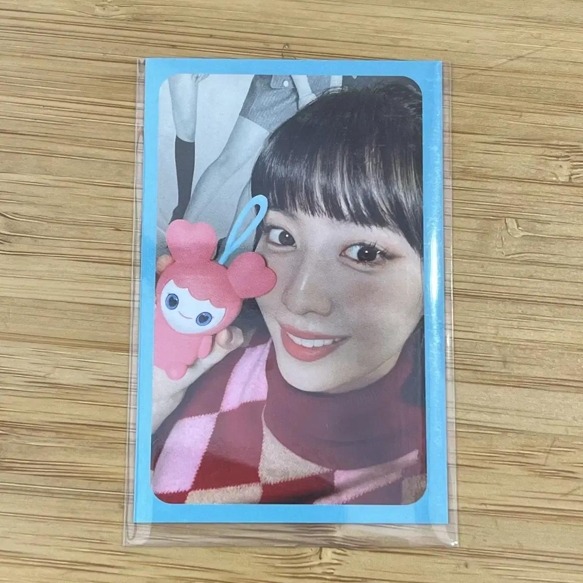 

Twice Момо Лабури Спикер Фотокарточка