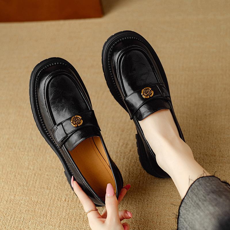 Sheepskin Version of British Style Leather Thick-soled Heightening Camellia Loafers, Female Lazy One Pedal with Skirt, Small Leather Shoes