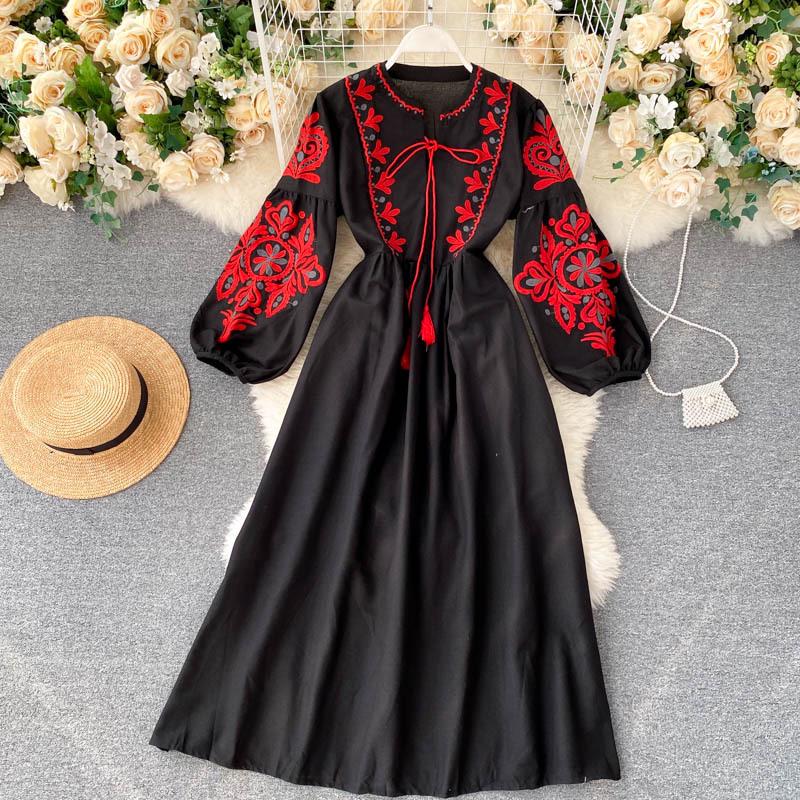 

Bohemian Embroidered Floral Lantern Sleeve Maxi Dress for Women One Size чёрный
