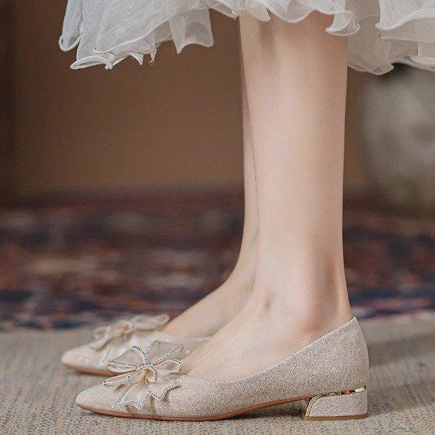 Francouzské lehce luxusní boty pro družičky Xiuhe svatební šaty dvojí nošení svatební boty těhotné ženy mohou nosit denně špičaté mašličkové jednobotky ženy
