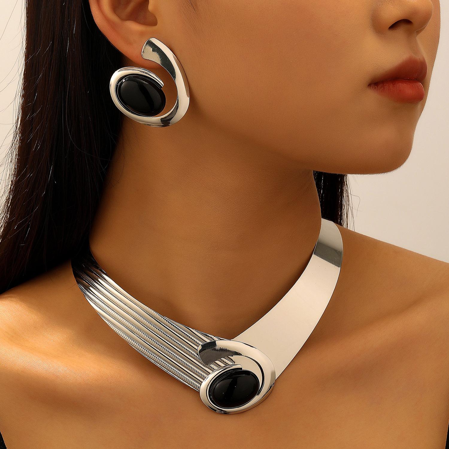 

Европейский и американский женский набор украшений Овальное спиральное вихревое преувеличенное колье Универсальные серьги Женский браслет Кольцо Женский