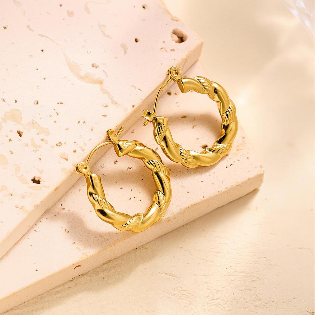 Raffinate Ear Cuff in Acciaio Titanio Oro 18k per Donna
