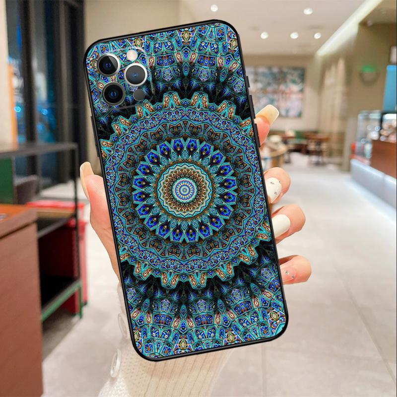 Mandala Geometric Pattern Phone Case For iPhone 17 16 15 14 13 11 12 Pro Max mini 16 Plus 16e 17 Air Protective Cover