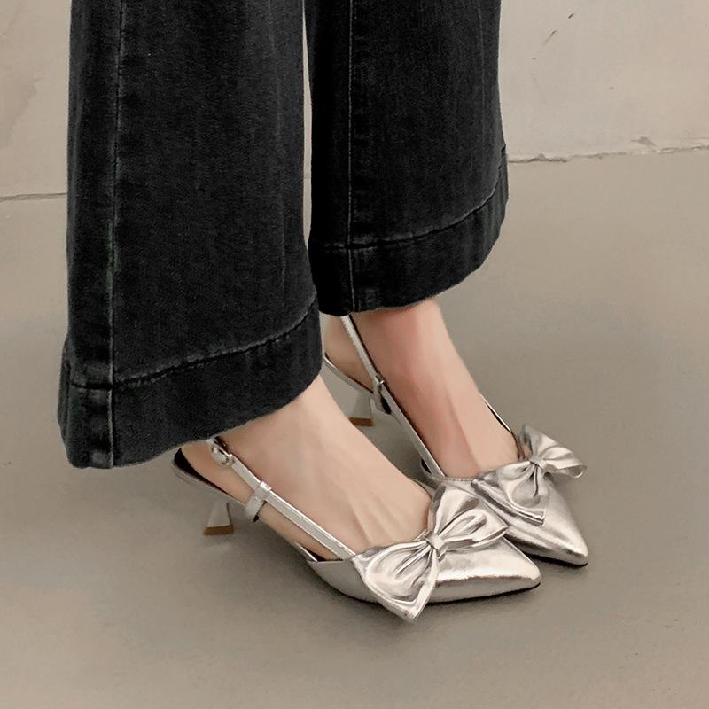 

8852-13 Нишевый высококлассный бант, острый носок, мелкий вырез, пустой задник, сандалии, женская обувь большого размера, утолщенная и расширенная 45 серебряный