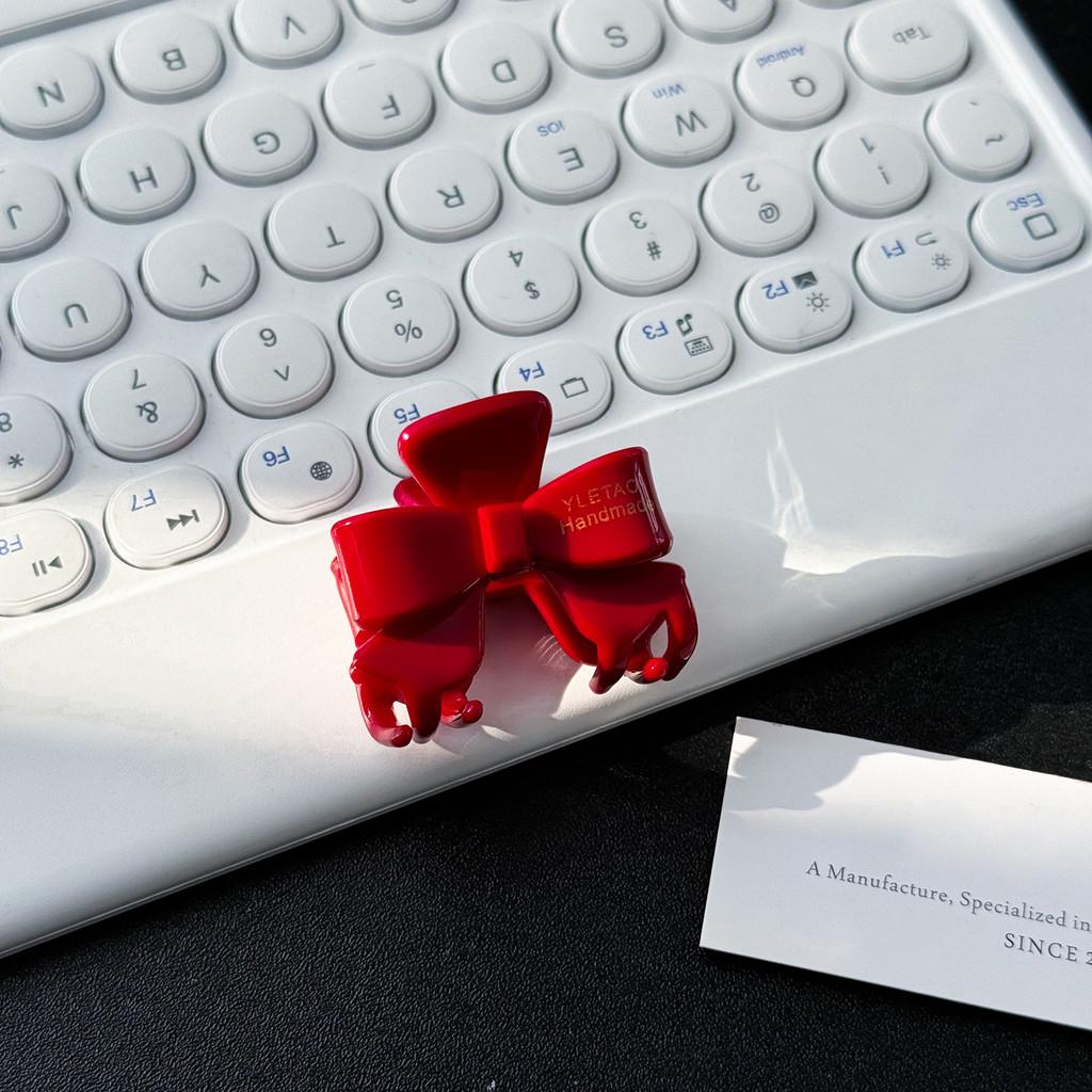 

Chic Korean Style Small Bow Hair Clip Made From Acetate Perfect For Fashionable Women Red