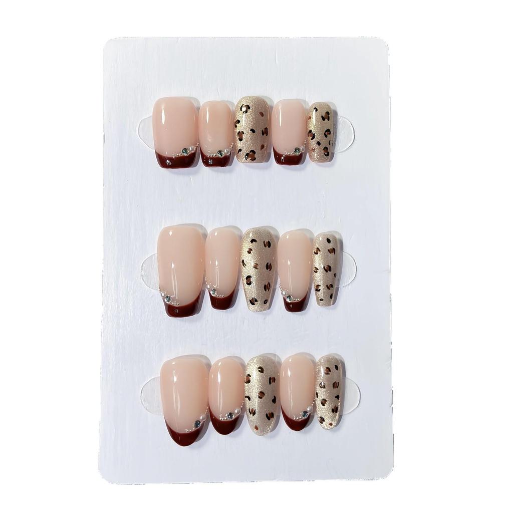 Trendy Handmade Rhinestone Leopard Print Nails - Autumn/Winter Brightening, High-End Style