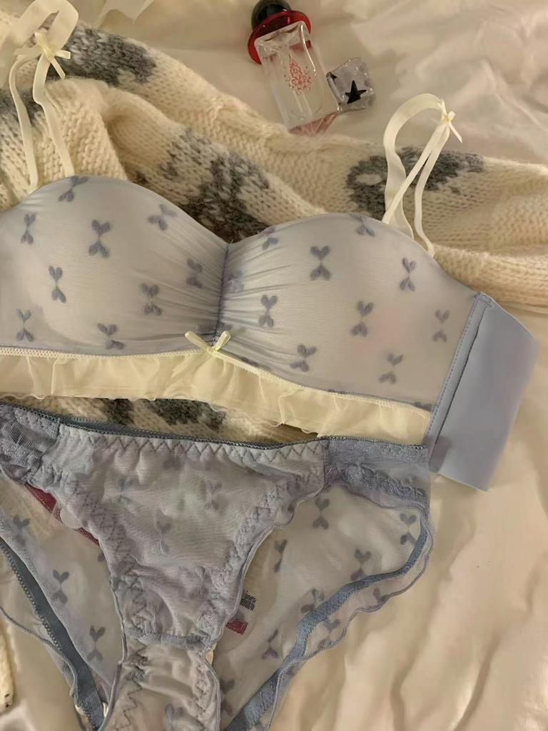 Half a cup gathered to show large, no steel ring, double breasts, anti-sagging sweet lace bra cover set