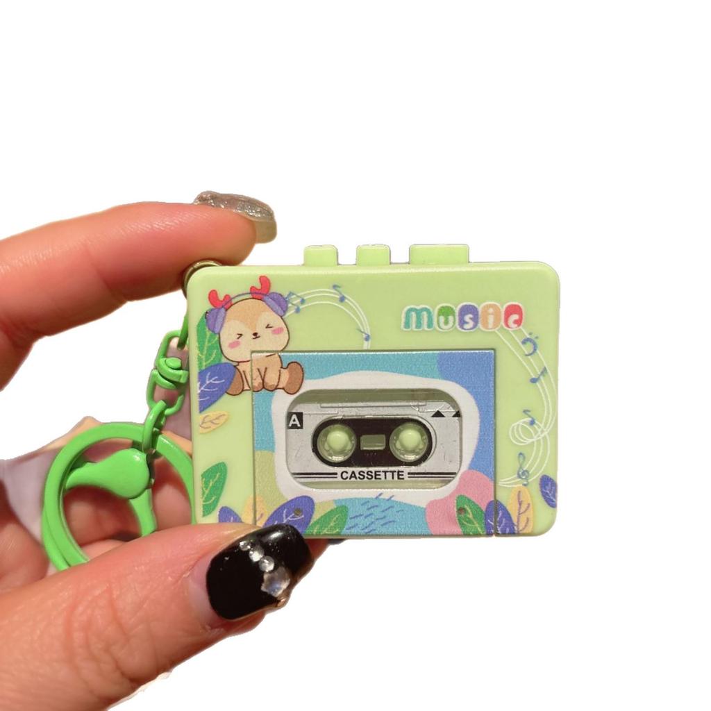Mini Retro Kassettenspieler Schlüsselanhänger: Lustiges Spielzeug & Modischer Taschenanhänger für Kinder