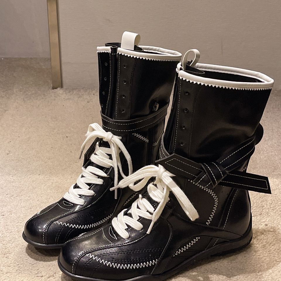 Martin boots women's 2025 new Korean version niche round head lace-up medium boots niche design retro brown boxing boots