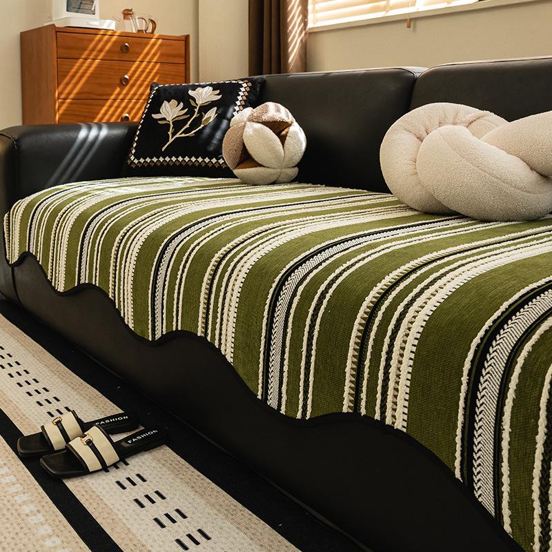

Sofa Cushion, Non-Slip Retro Medieval Style, Universal In All Seasons, Special-Shaped Seat Cushion, Black Straight Row Sofa, High-End Sofa Towel 90*90cm